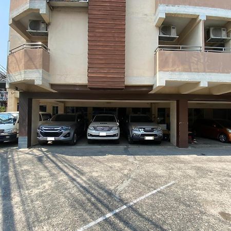 Ladapan Mansion Apartment Нонтабури Екстериор снимка