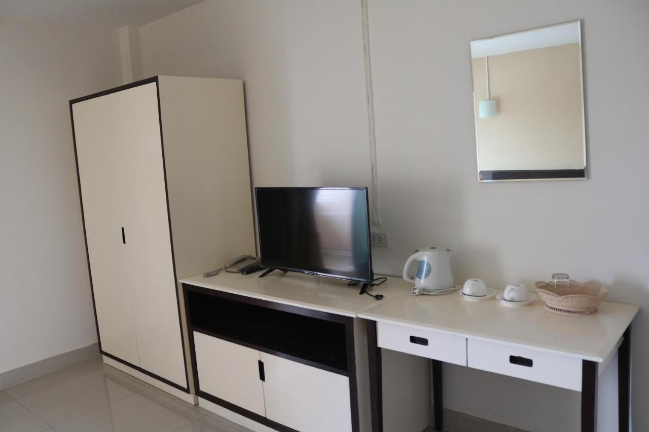 Ladapan Mansion Apartment Нонтабури Екстериор снимка