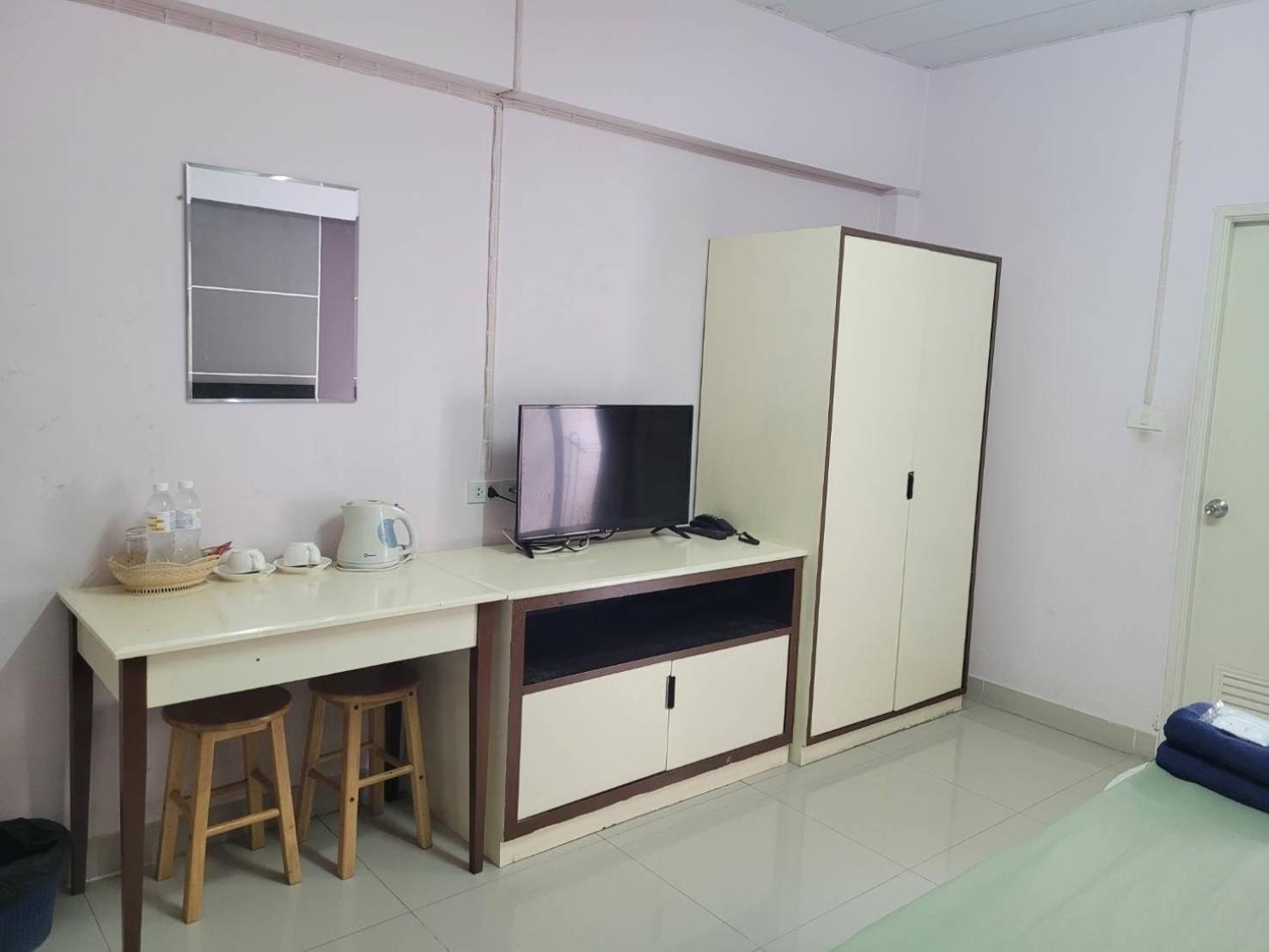 Ladapan Mansion Apartment Нонтабури Екстериор снимка